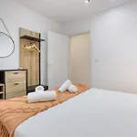 Designer 3br With Private Balcony In By 360 Estates Апартаменты *