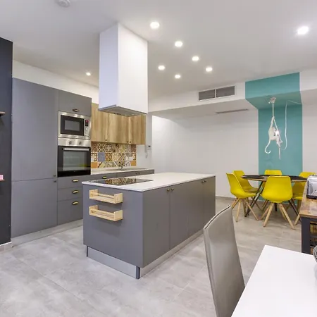 Designer 3br With Private Balcony In By 360 Estates アパート