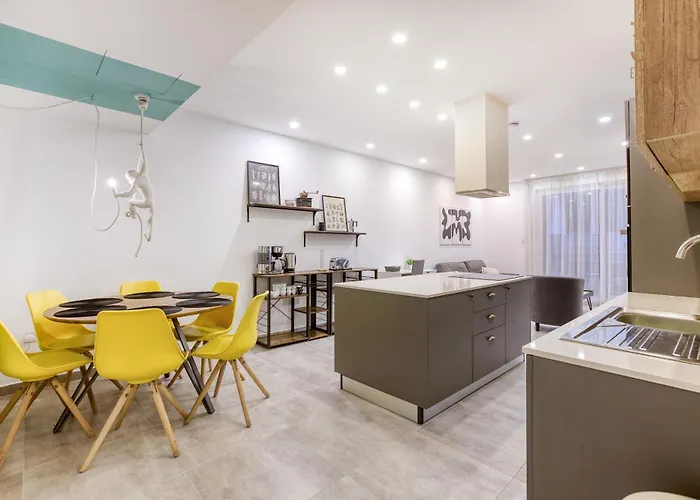 Apartamento Designer 3br With Private Balcony In By 360 Estates