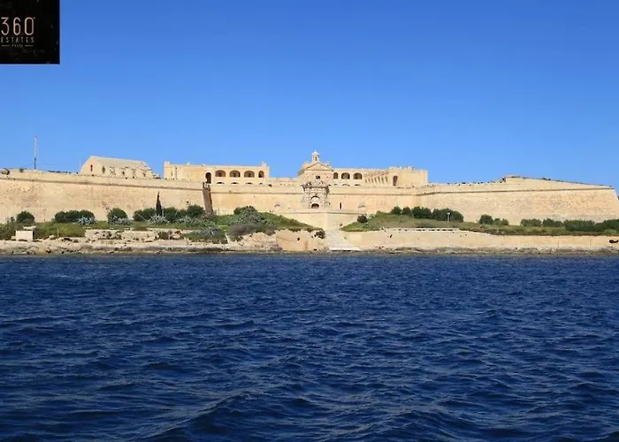 Apartamento Designer 3br With Private Balcony In By 360 Estates Gzira