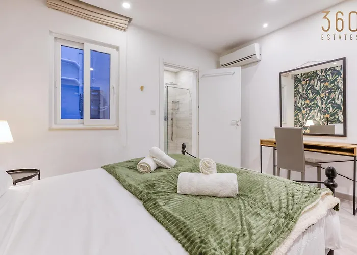 Apartamento Designer 3br With Private Balcony In By 360 Estates *