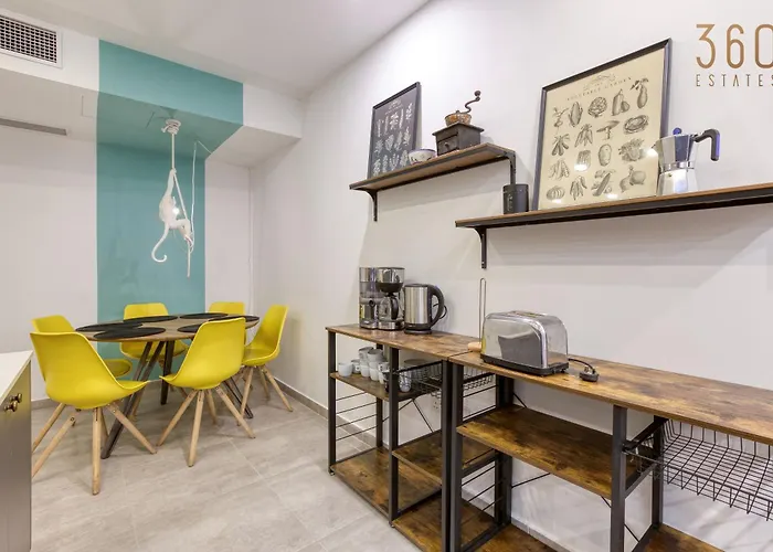 Designer 3br With Private Balcony In By 360 Estates Apartamento