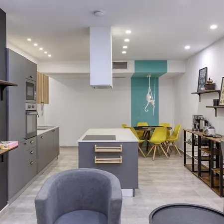 Designer 3br With Private Balcony In By 360 Estates 아파트 *