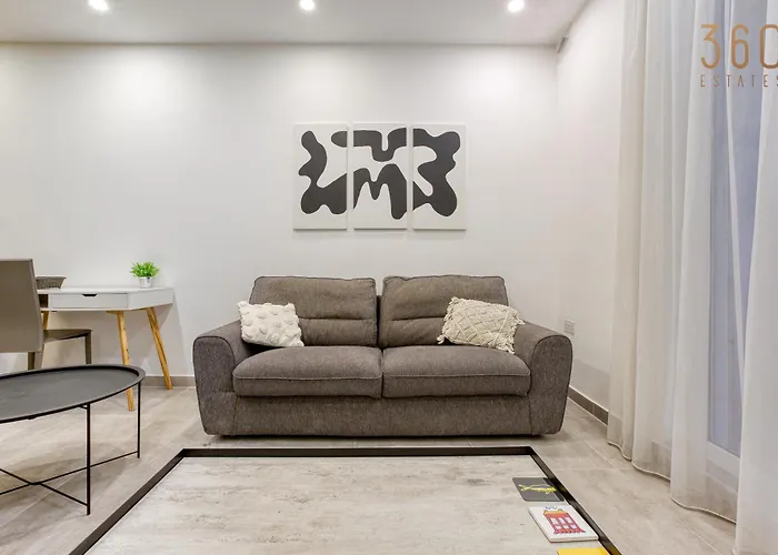 Appartamento Designer 3br With Private Balcony In By 360 Estates Gzira