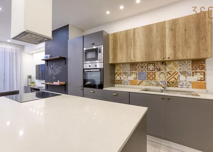 Appartamento Designer 3br With Private Balcony In By 360 Estates