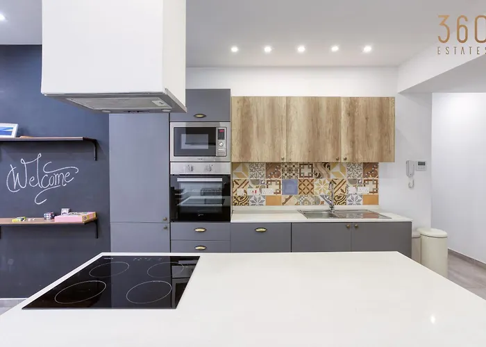 Designer 3br With Private Balcony In By 360 Estates Appartamento